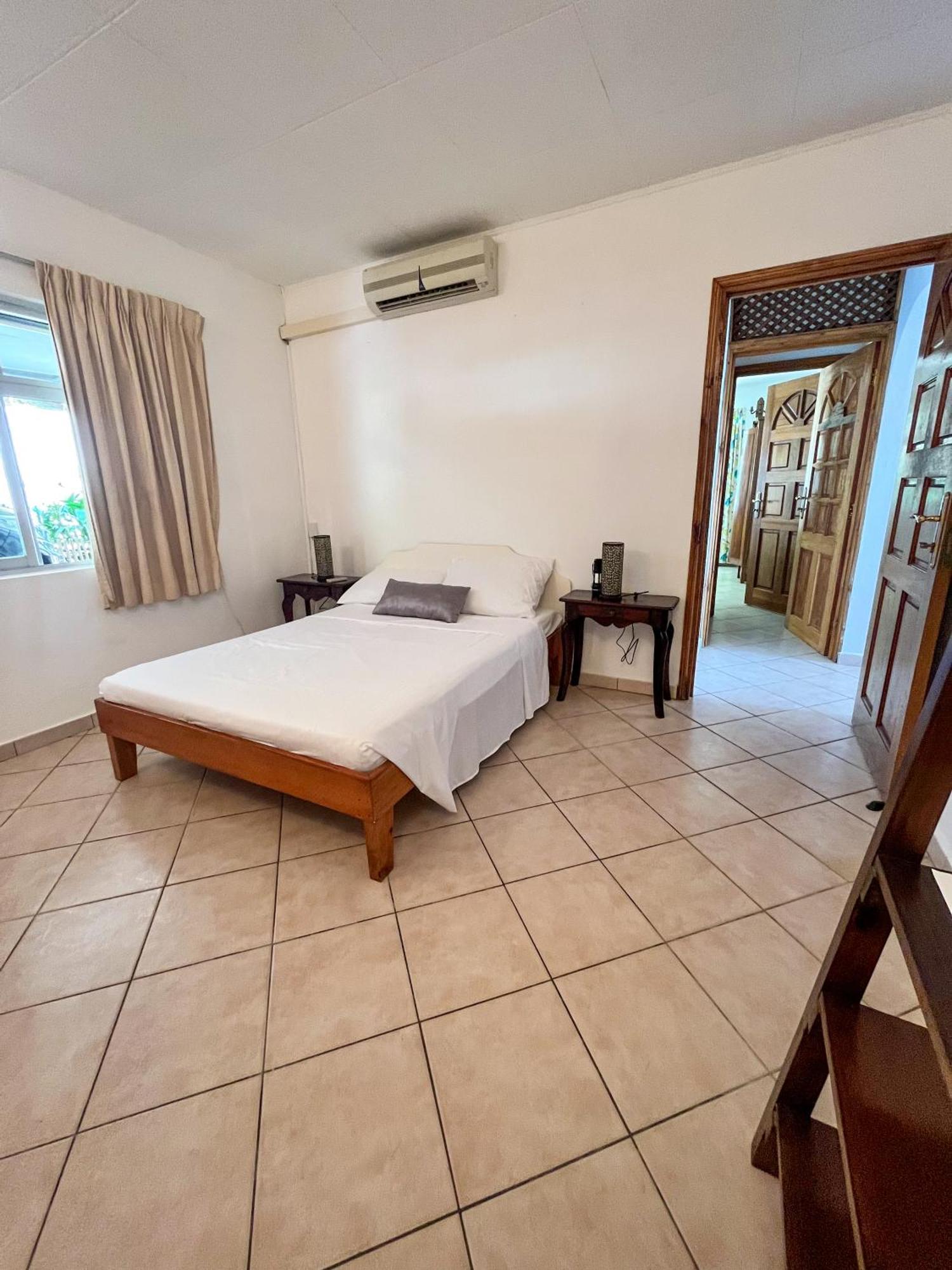 Bottle Palm Villa Victoria Chambre photo